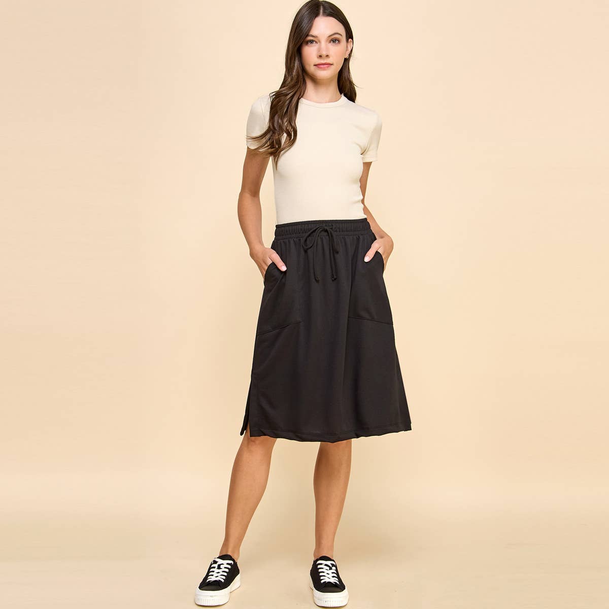 Solid Skirt with pockets and waist tie