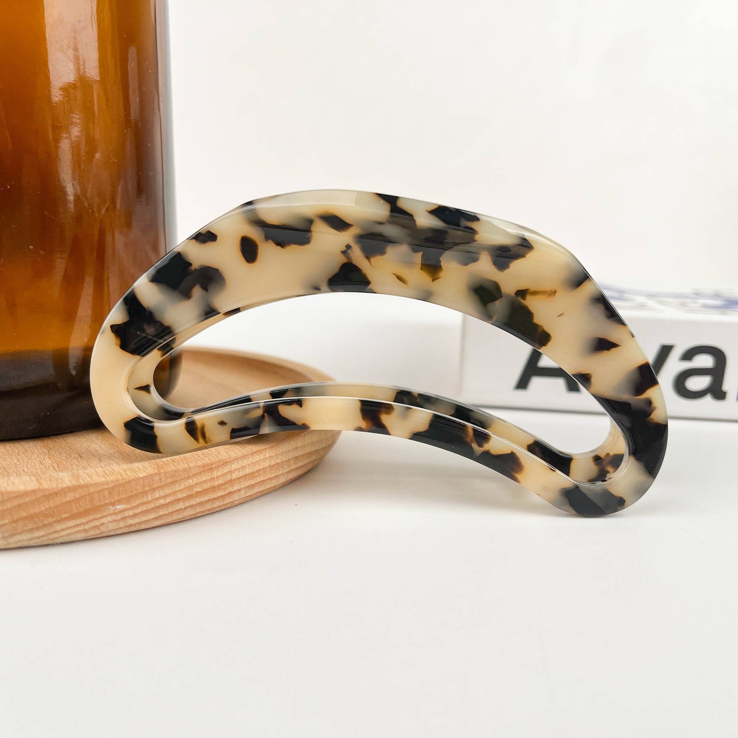 Hair Claw Clip | Oversized 4.7" Hollow Bean-Shaped