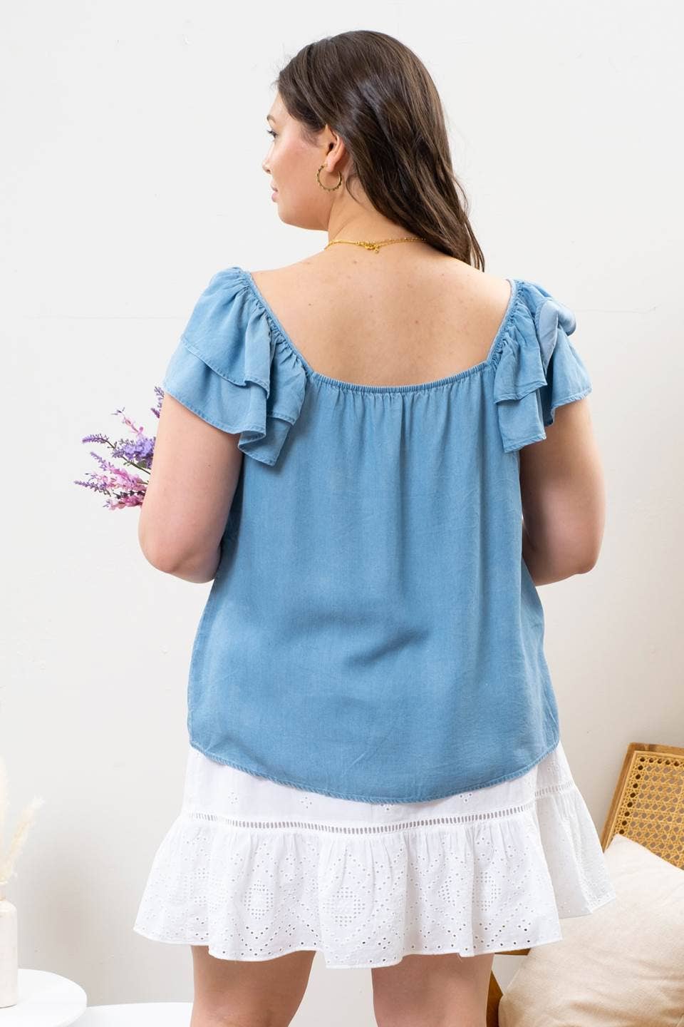 CURVY TOP | CHAMBRAY RUFFLE SLEEVE