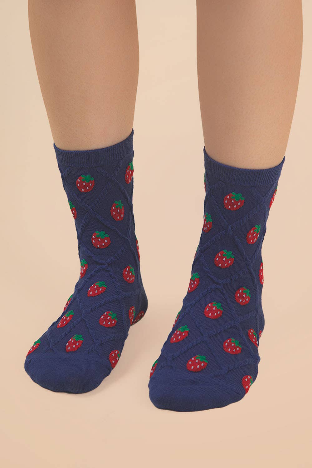 SC10040C - Strawberry Printed Textured Crew Socks