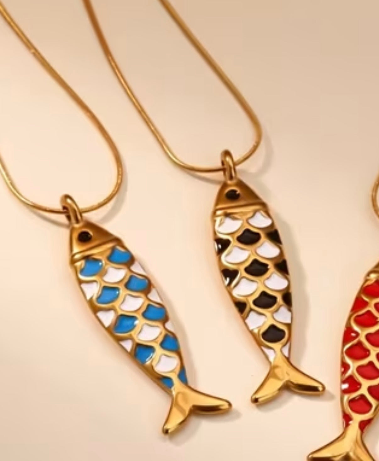 Necklace | 18K Gold Fish Pendant