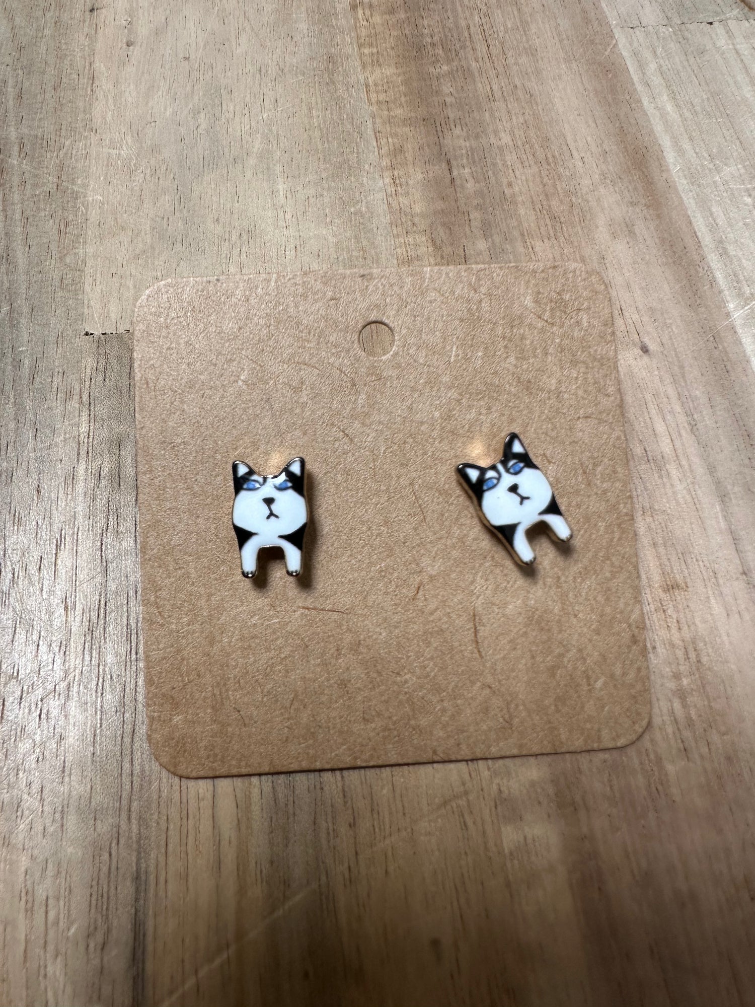 Earring I Judgy Cat Earring Stud