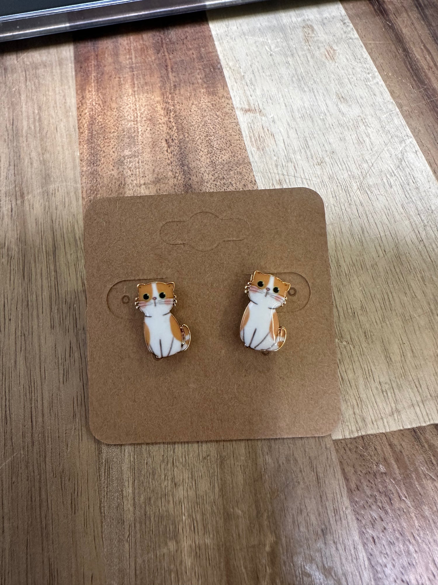 Earring I White and Orange Cat Stud
